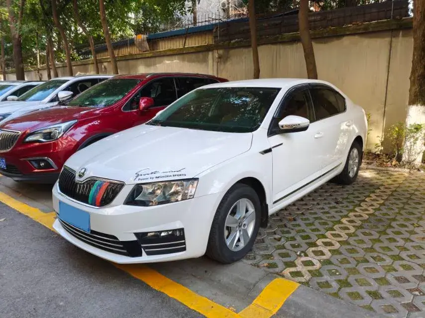 2017 Skoda Octavia 1.6L 110HP L4 6AT