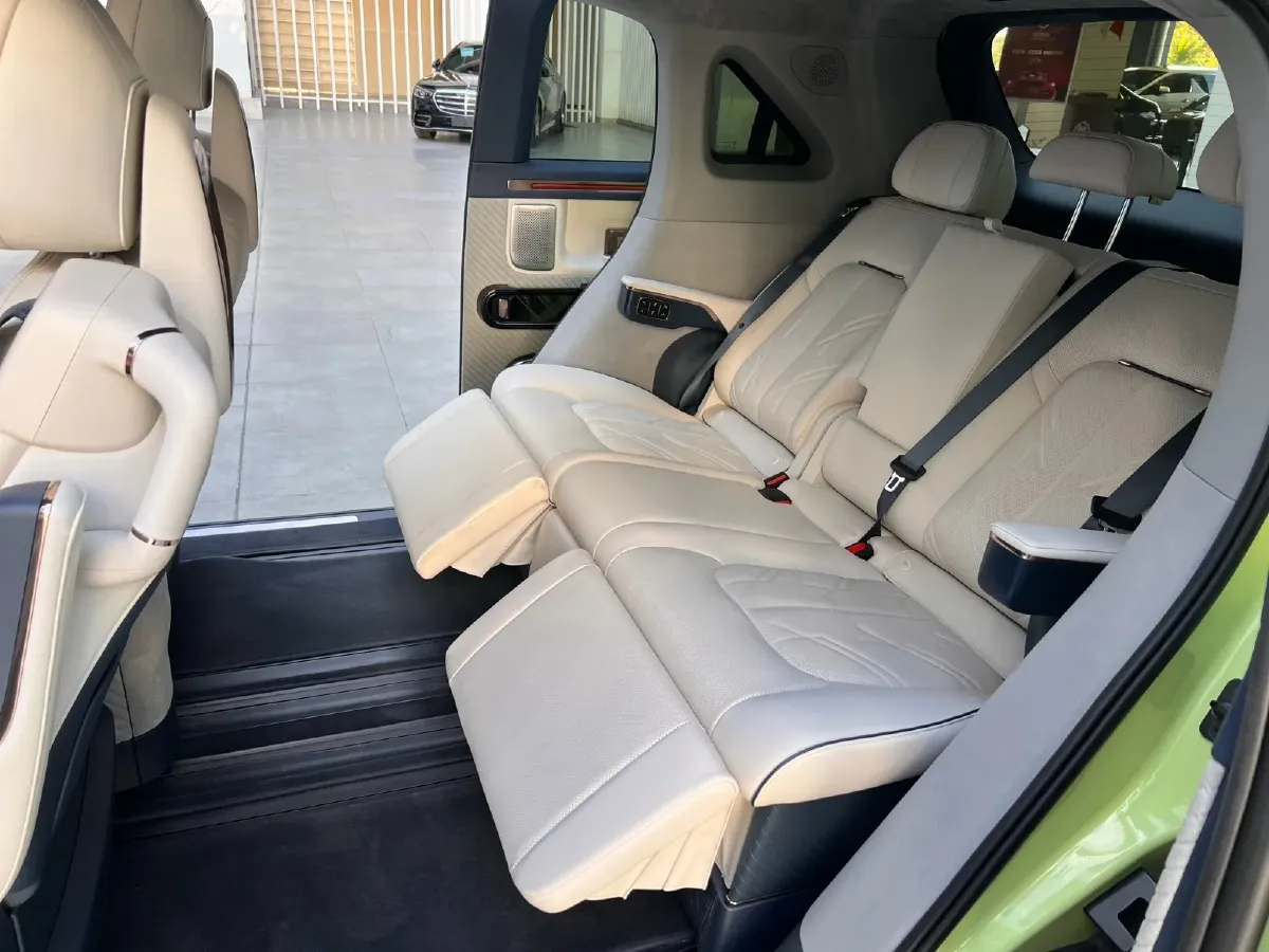 2025 Zeekr MIX BEV 102KWH,autocango,china used car exporter,china ev exporter,chinese used car exporter,chinese used ev exporter