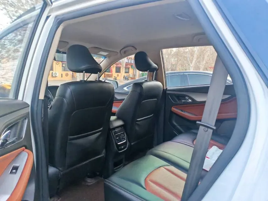 2016 HaiMa S5 1.6L 122HP L4 5MT,autocango,china used car exporter,china ev exporter,chinese used car exporter,chinese used ev exporter