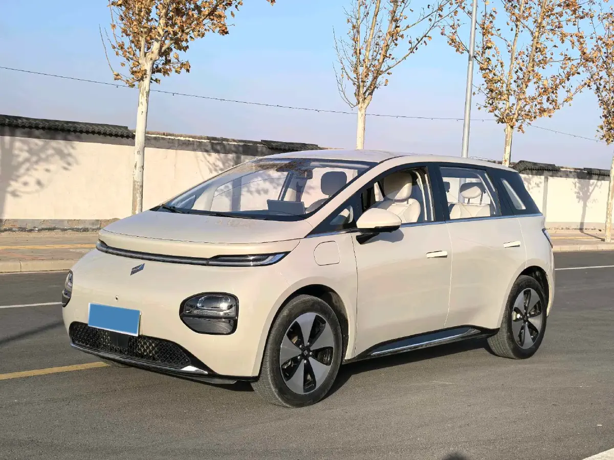 2023 BaoJun Cloud BEV 50.6KWH