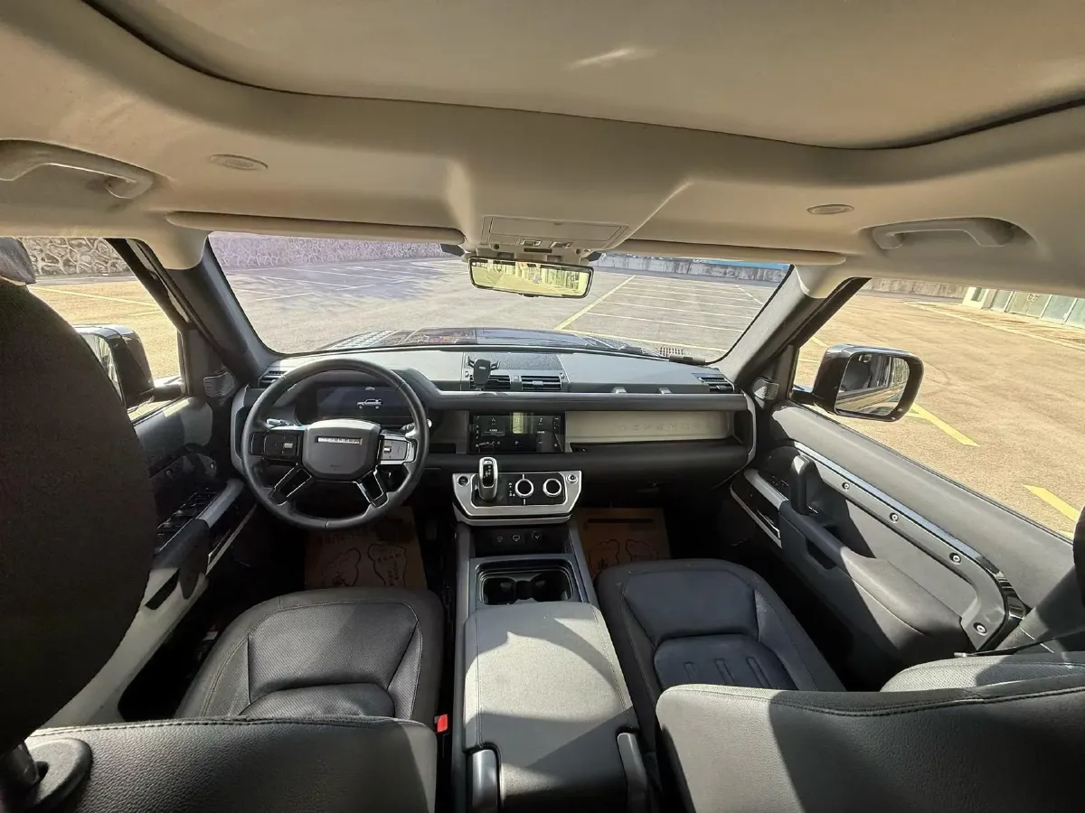 2021 Land Rover Defender 3.0T 400HP L6 8AT,autocango,china used car exporter,china ev exporter,chinese used car exporter,chinese used ev exporter
