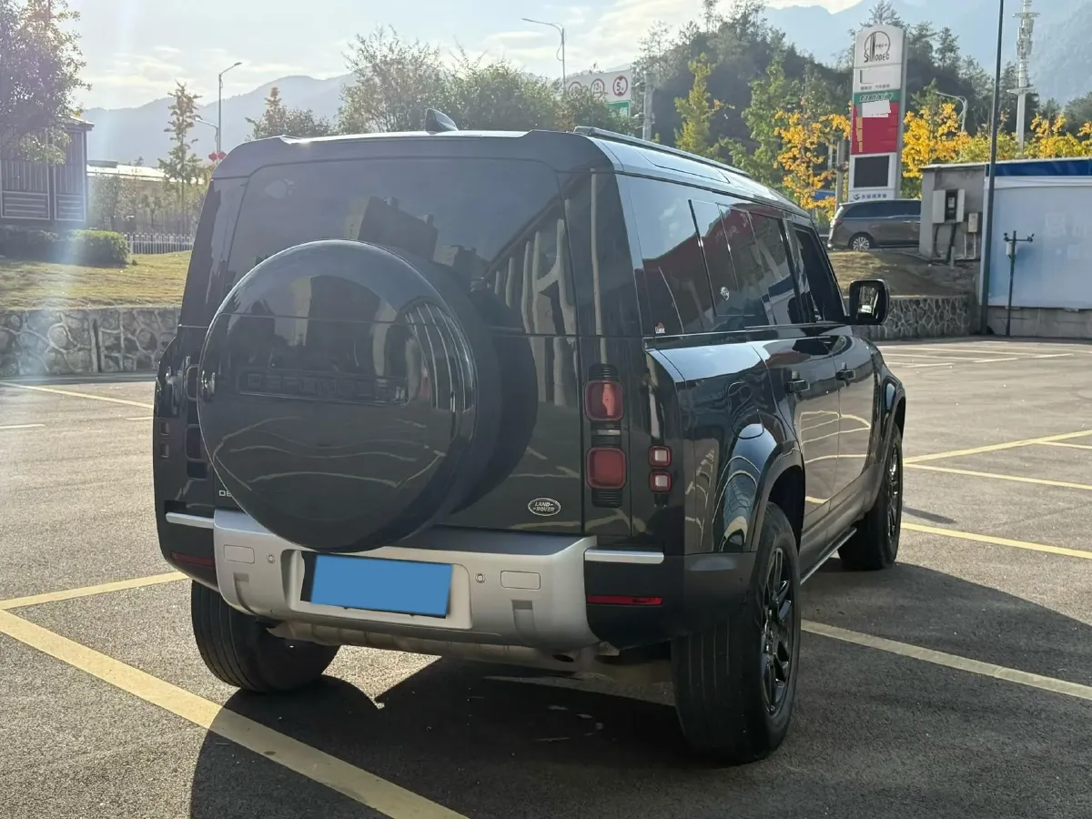 2021 Land Rover Defender 3.0T 400HP L6 8AT,autocango,china used car exporter,china ev exporter,chinese used car exporter,chinese used ev exporter