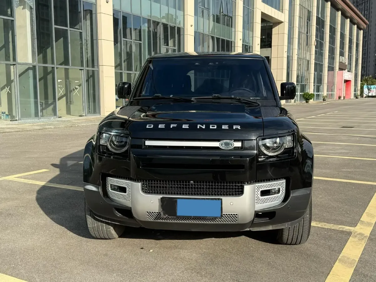 2021 Land Rover Defender 3.0T 400HP L6 8AT,autocango,china used car exporter,china ev exporter,chinese used car exporter,chinese used ev exporter
