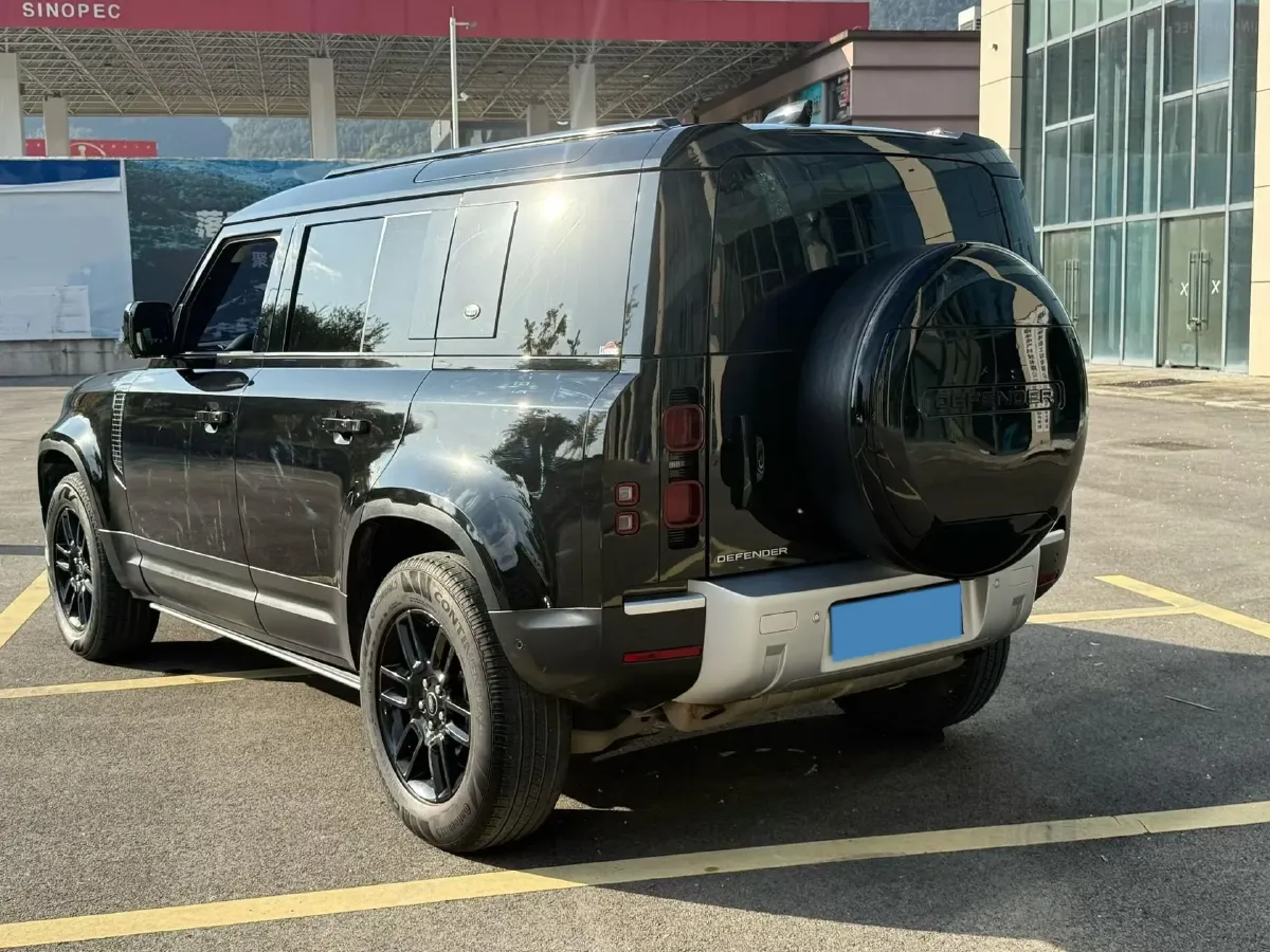 2021 Land Rover Defender 3.0T 400HP L6 8AT,autocango,china used car exporter,china ev exporter,chinese used car exporter,chinese used ev exporter