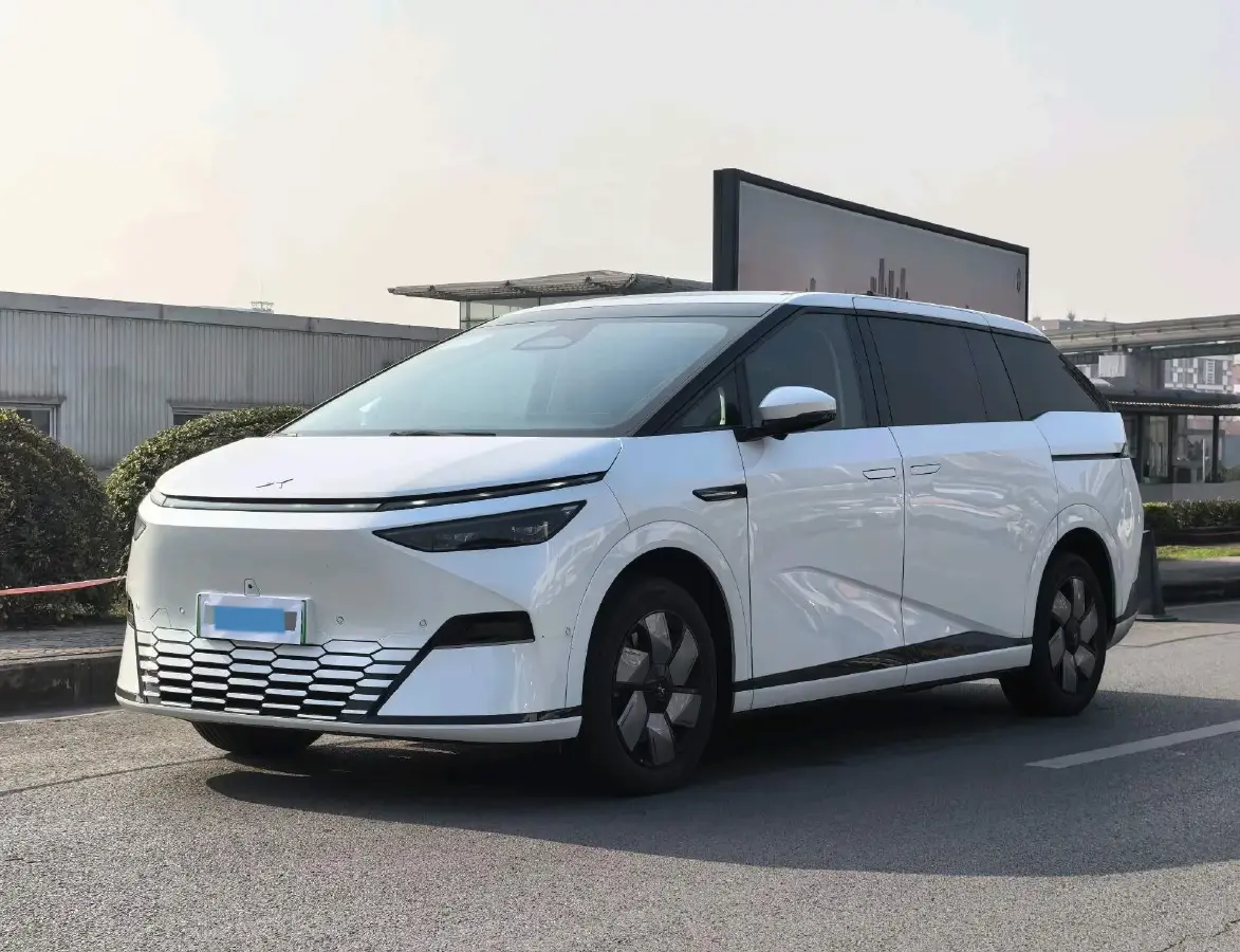 2024 Xpeng X9 BEV 101.5KWH