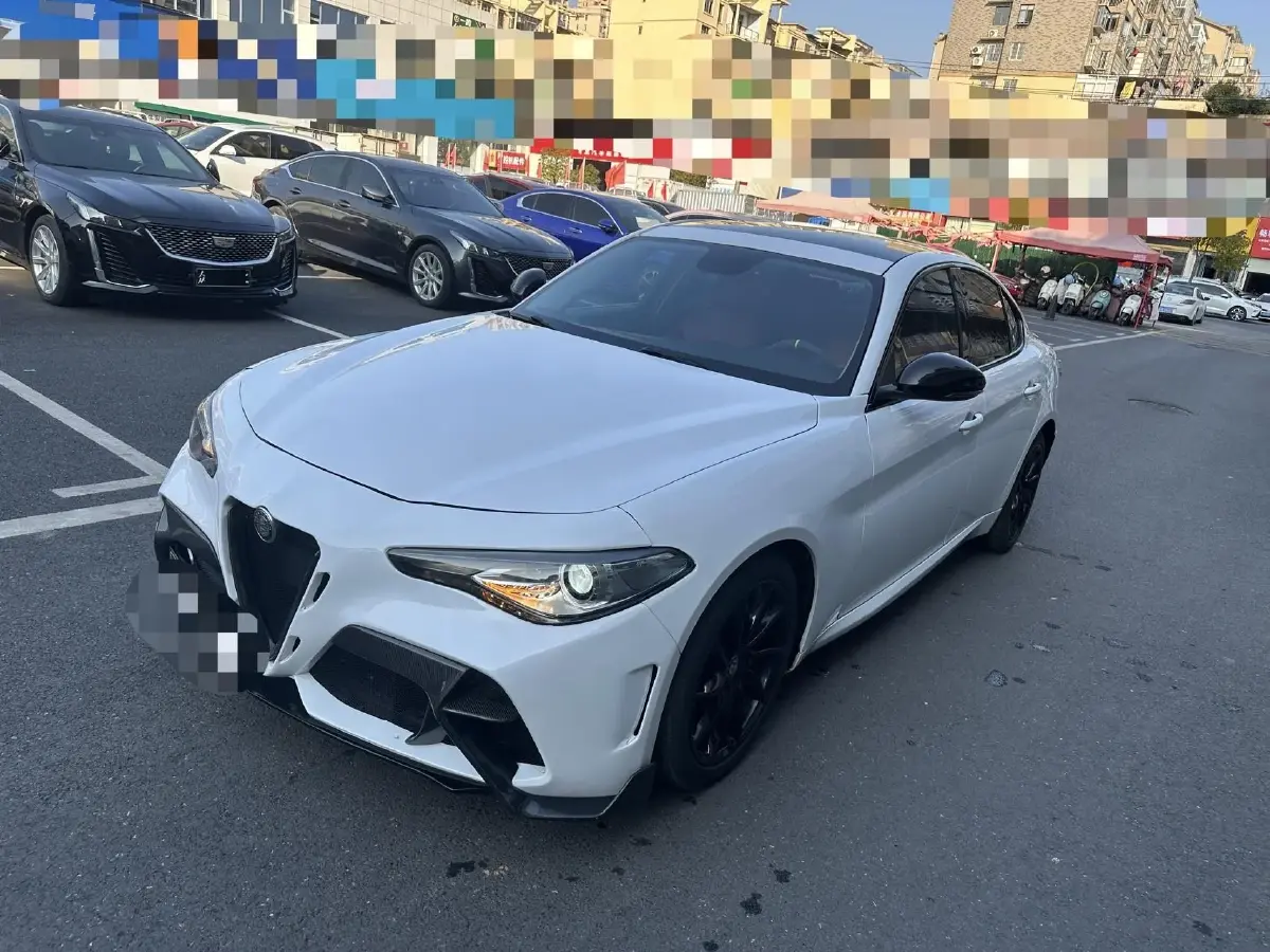 2018 Alfa Romeo Giulia 2.0T 200HP L4 8AT