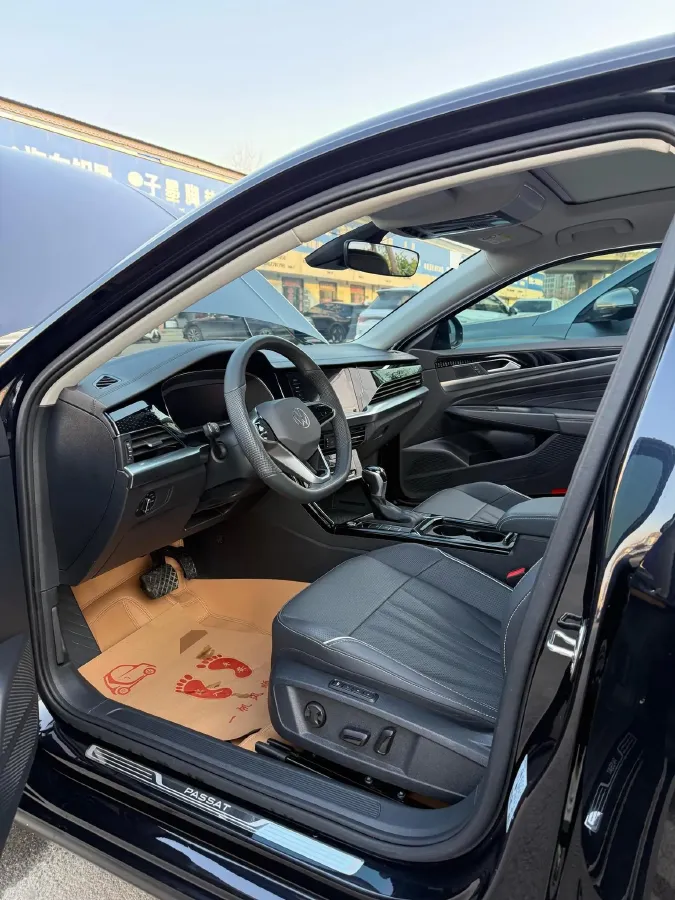 2024 Volkswagen Passat 2.0T 220HP L4 7DCT,autocango,china used car exporter,china ev exporter,chinese used car exporter,chinese used ev exporter