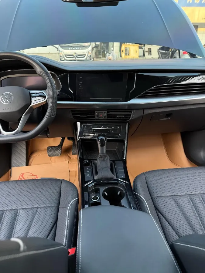 2024 Volkswagen Passat 2.0T 220HP L4 7DCT,autocango,china used car exporter,china ev exporter,chinese used car exporter,chinese used ev exporter