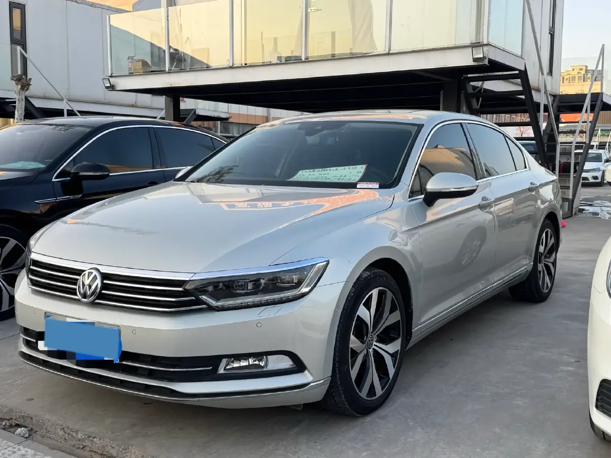 2018 Volkswagen Magotan 2.0T 220HP L4 7DCT