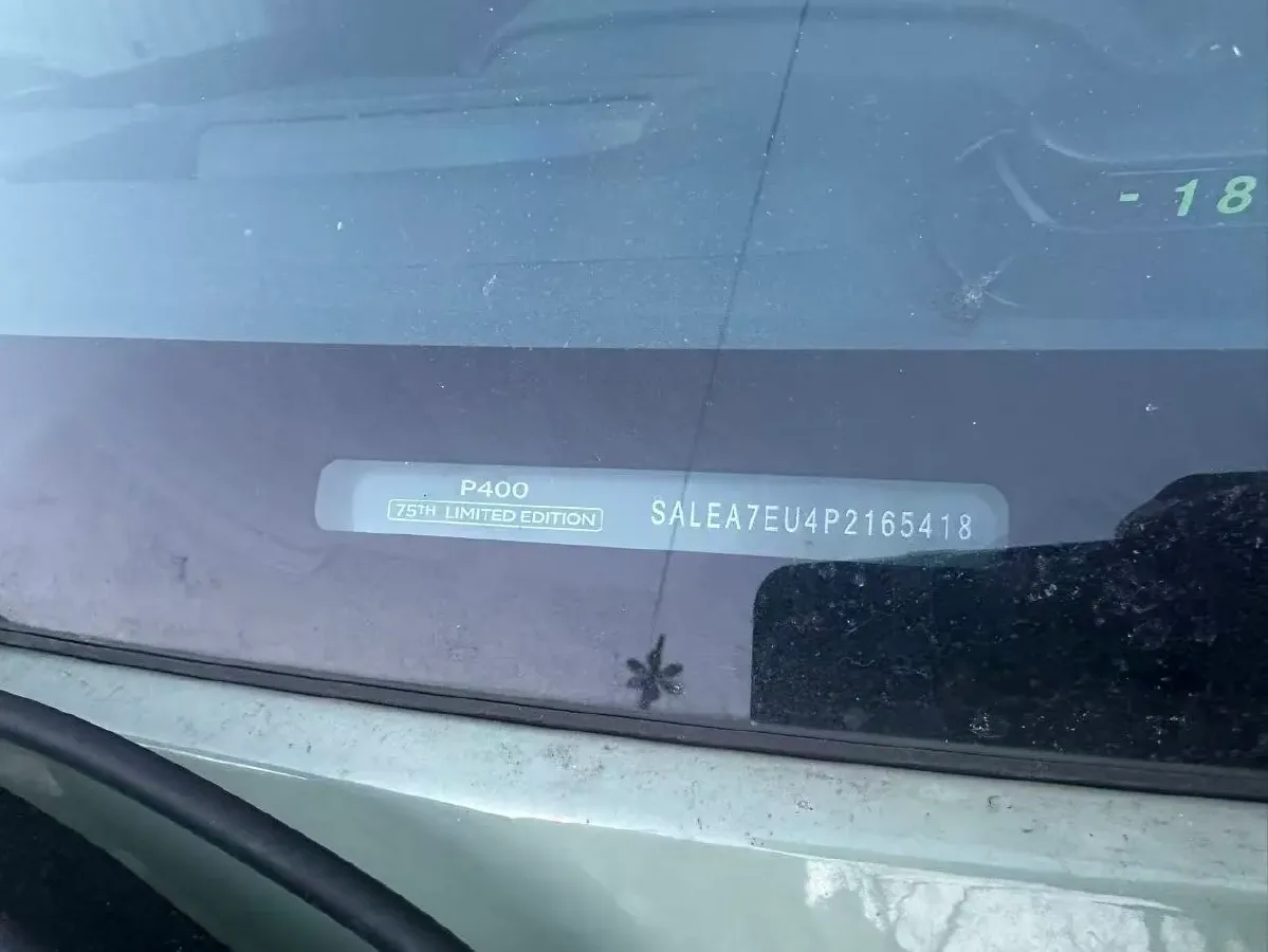 2023 Land Rover Defender 3.0T 400HP L6 8AT,autocango,china used car exporter,china ev exporter,chinese used car exporter,chinese used ev exporter