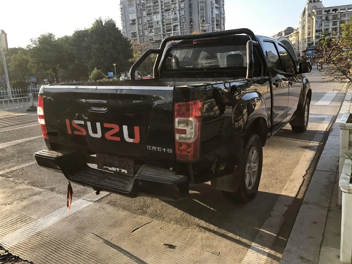 2020 JMC BaoDian 2.5T 140HP L4 5MT,autocango,china used car exporter,china ev exporter,chinese used car exporter,chinese used ev exporter