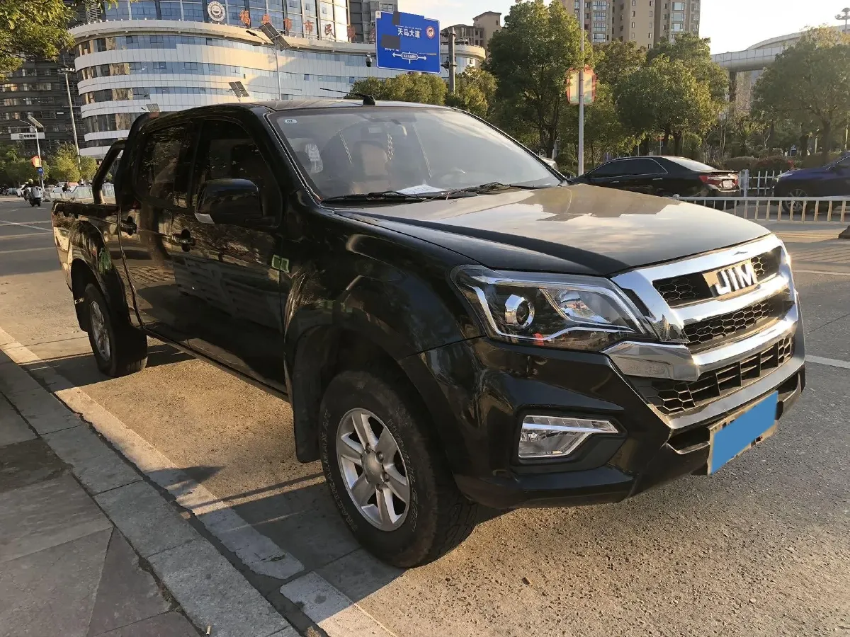 2020 JMC BaoDian 2.5T 140HP L4 5MT,autocango,china used car exporter,china ev exporter,chinese used car exporter,chinese used ev exporter