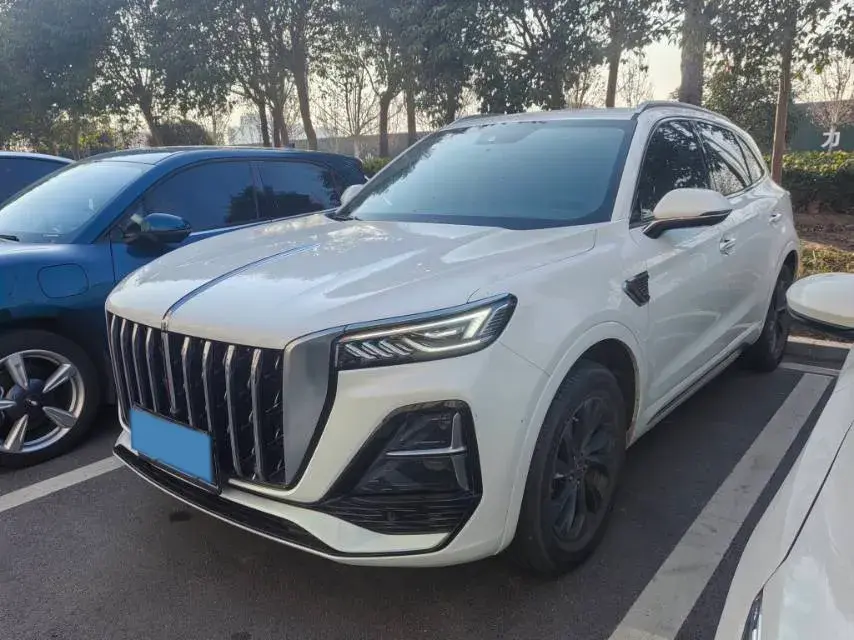 2023 HongQi HS5 2.0T 252HP L4 8AT