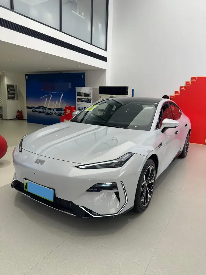 2025 Geely Galaxy E8 BEV