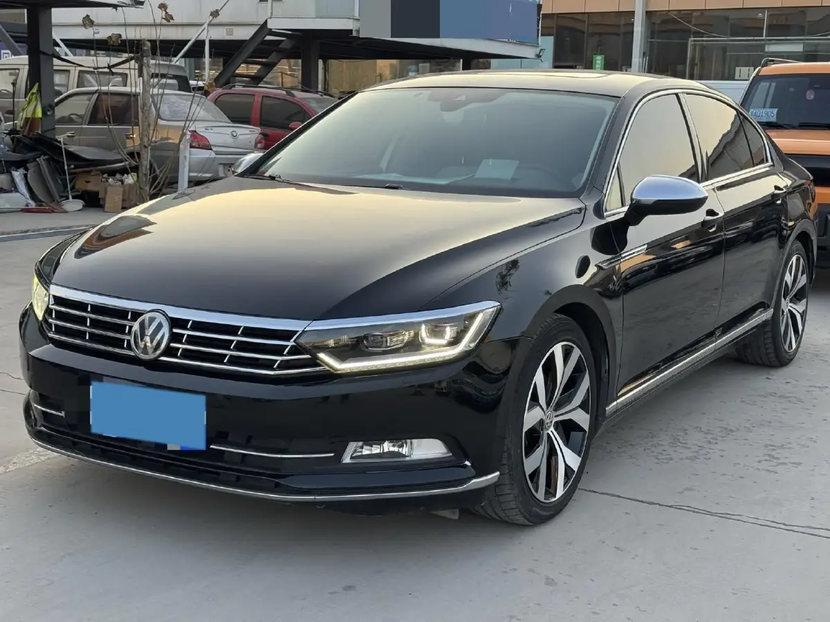 2017 Volkswagen Magotan 2.0T 220HP L4 7DCT