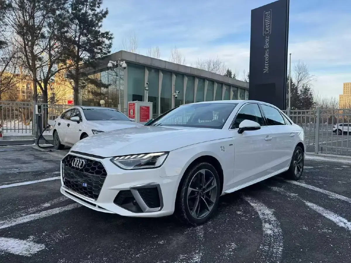 2023 Audi A4L 2.0T 190HP L4 7DCT