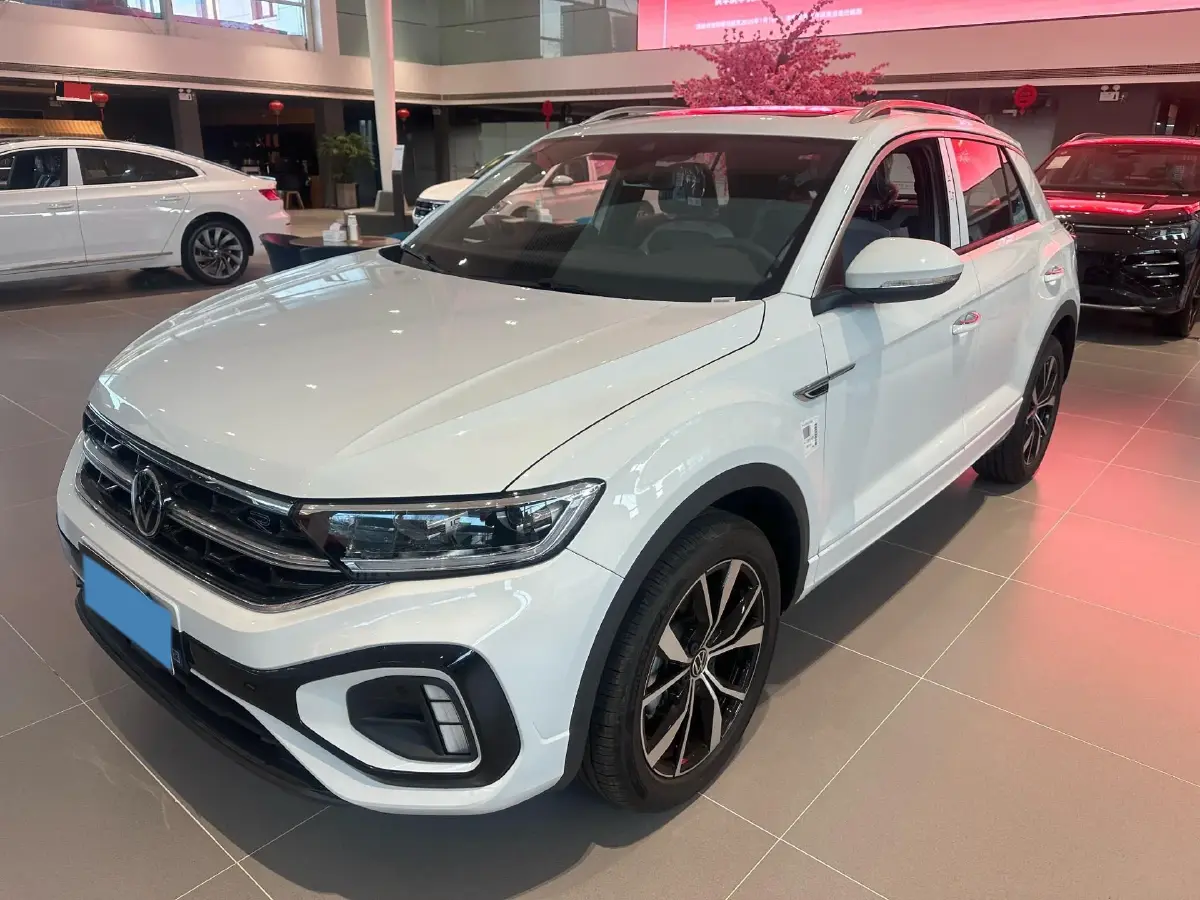 2025 Volkswagen T-Roc 1.5T 160HP L4 7DCT