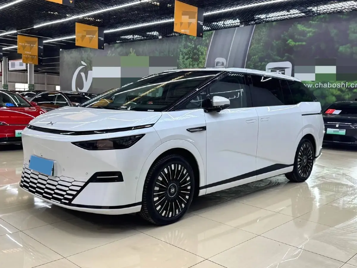 2025 Xpeng X9 BEV