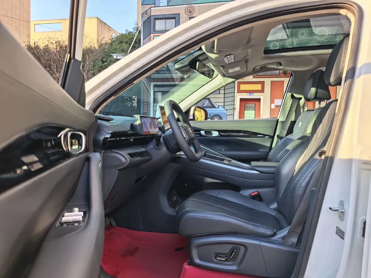 2024 Geely Emgrand L HiP 1.5T 181HP L4 3DHT PHEV 15.5KWH,autocango,china used car exporter,china ev exporter,chinese used car exporter,chinese used ev exporter