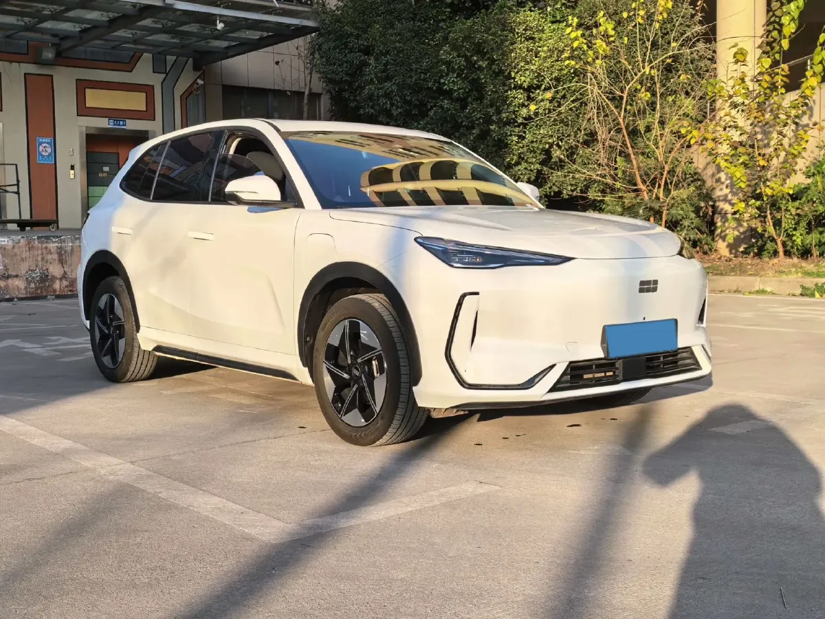 2024 Geely Emgrand L HiP 1.5T 181HP L4 3DHT PHEV 15.5KWH,autocango,china used car exporter,china ev exporter,chinese used car exporter,chinese used ev exporter