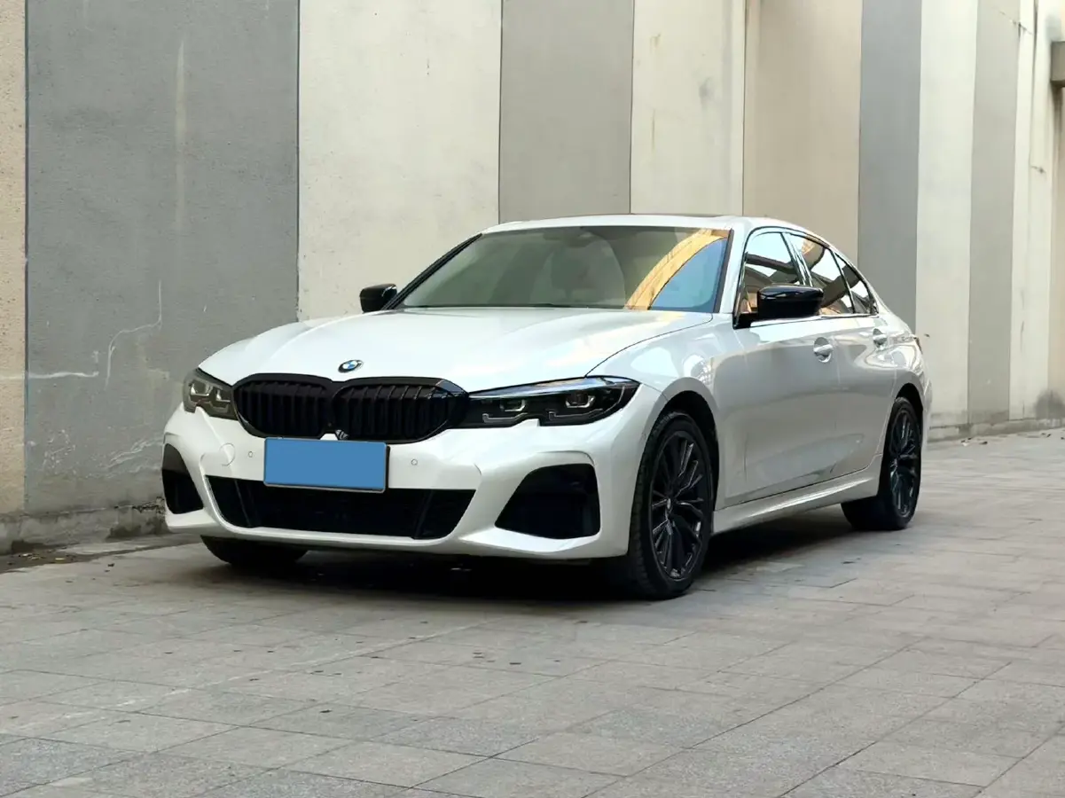 2022 BMW 3 Series 2.0T 184HP L4 8AT