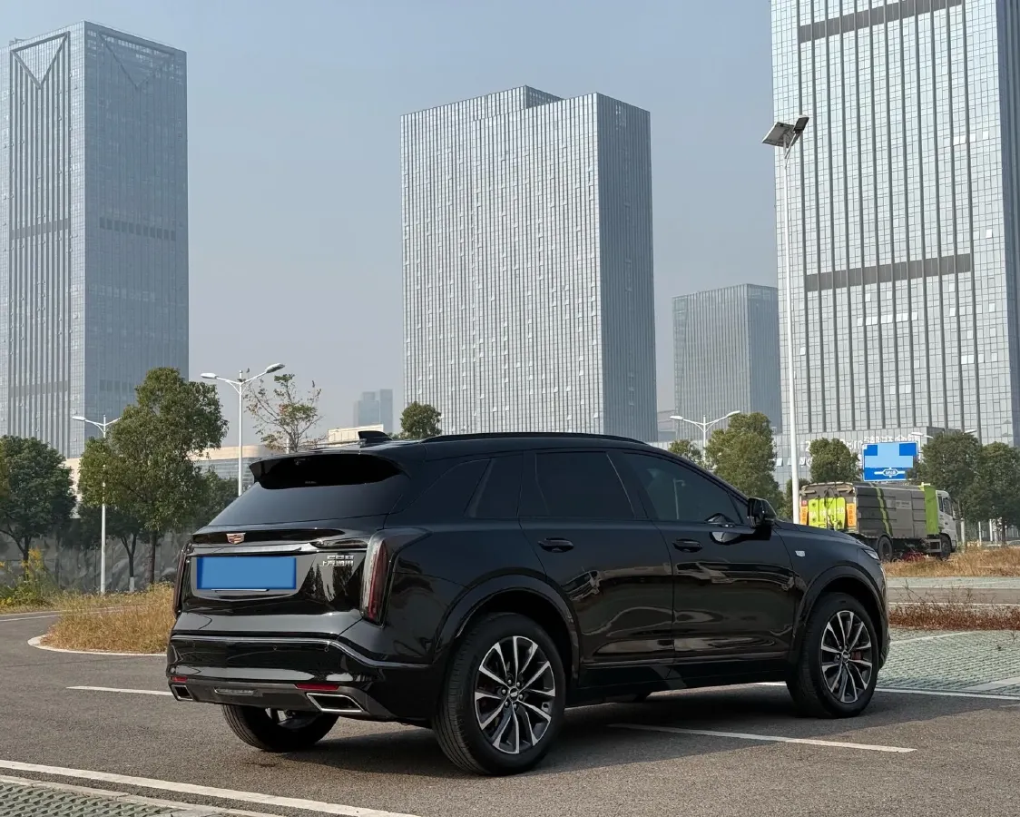 2025 Cadillac XT5 2.0T 237HP L4 9AT,autocango,china used car exporter,china ev exporter,chinese used car exporter,chinese used ev exporter
