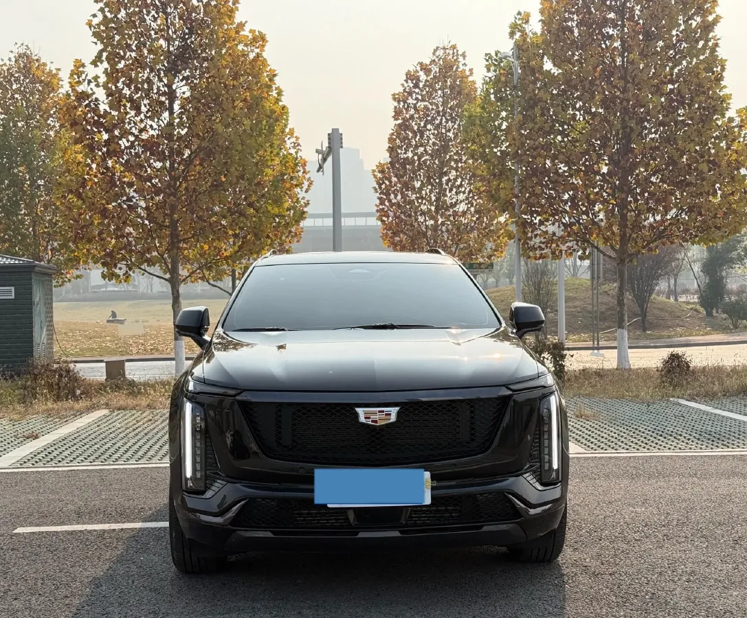 2025 Cadillac XT5 2.0T 237HP L4 9AT,autocango,china used car exporter,china ev exporter,chinese used car exporter,chinese used ev exporter