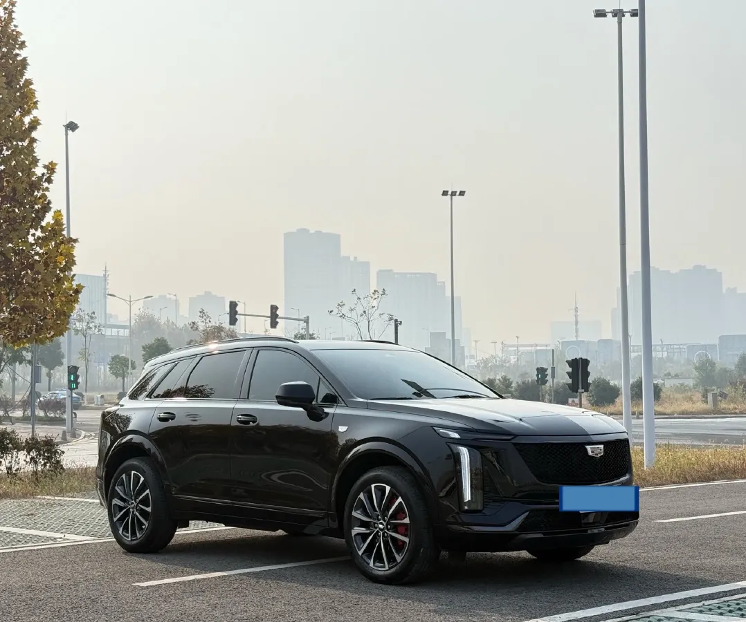 2025 Cadillac XT5 2.0T 237HP L4 9AT,autocango,china used car exporter,china ev exporter,chinese used car exporter,chinese used ev exporter