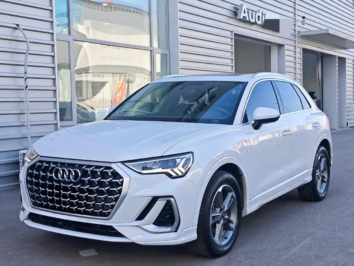 2024 Audi Q3 1.5T 160HP L4 7DCT