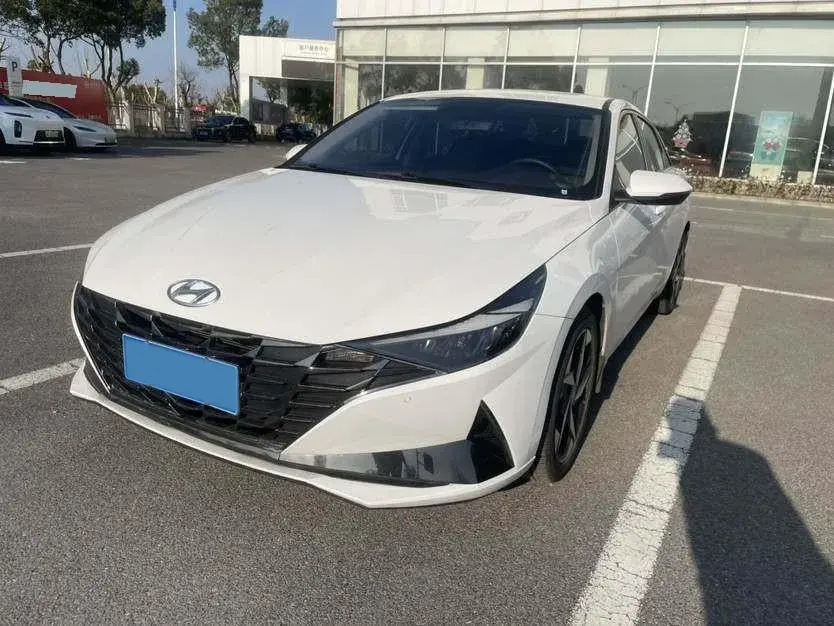 2022 Hyundai Elantra 1.5L 115HP L4 CVT