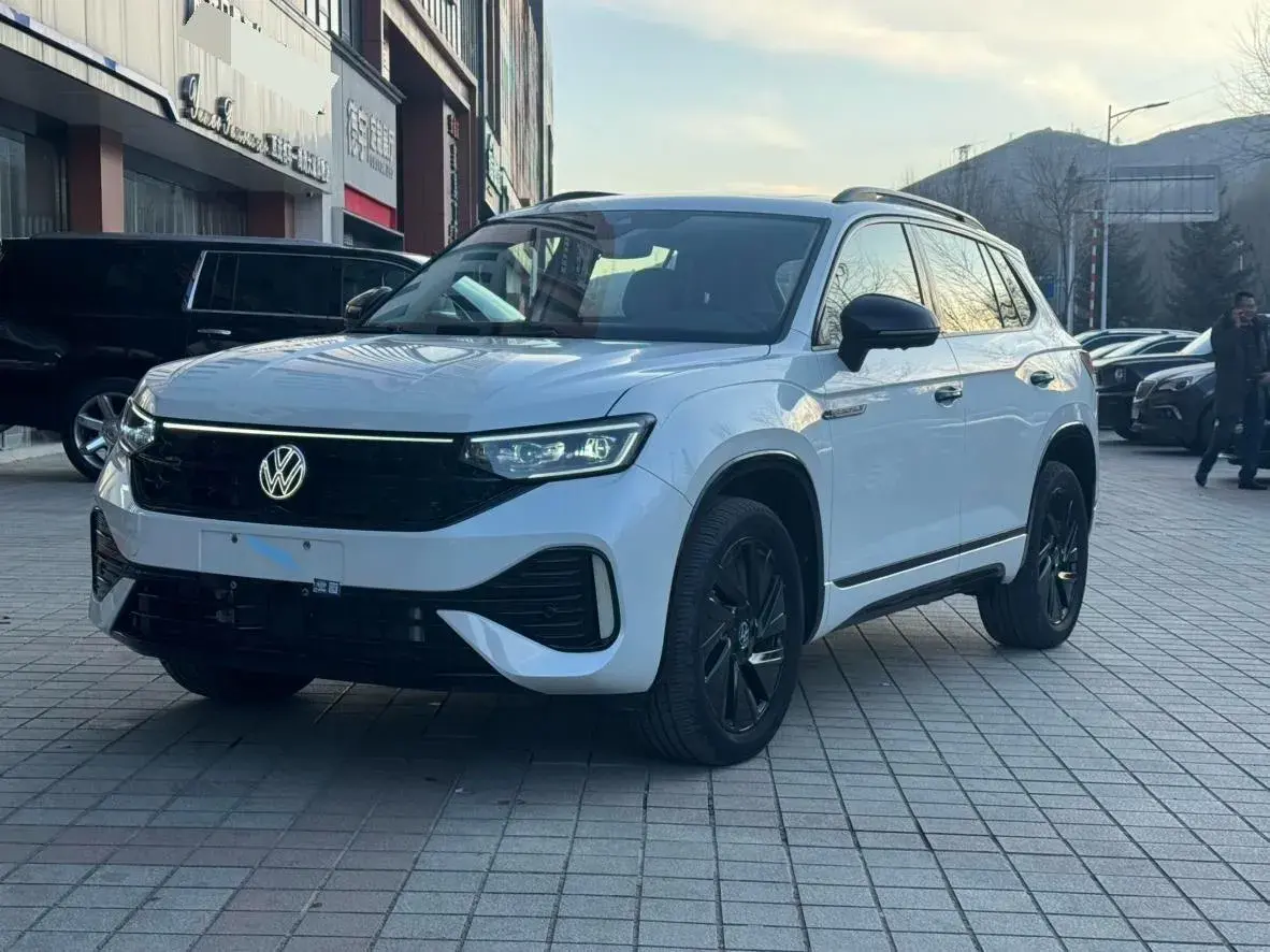 2023 Volkswagen Tayron 2.0T 220HP L4 7DCT