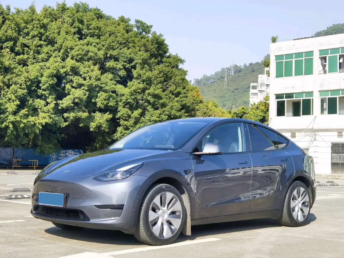 2022 Tesla Model Y BEV 60KWH