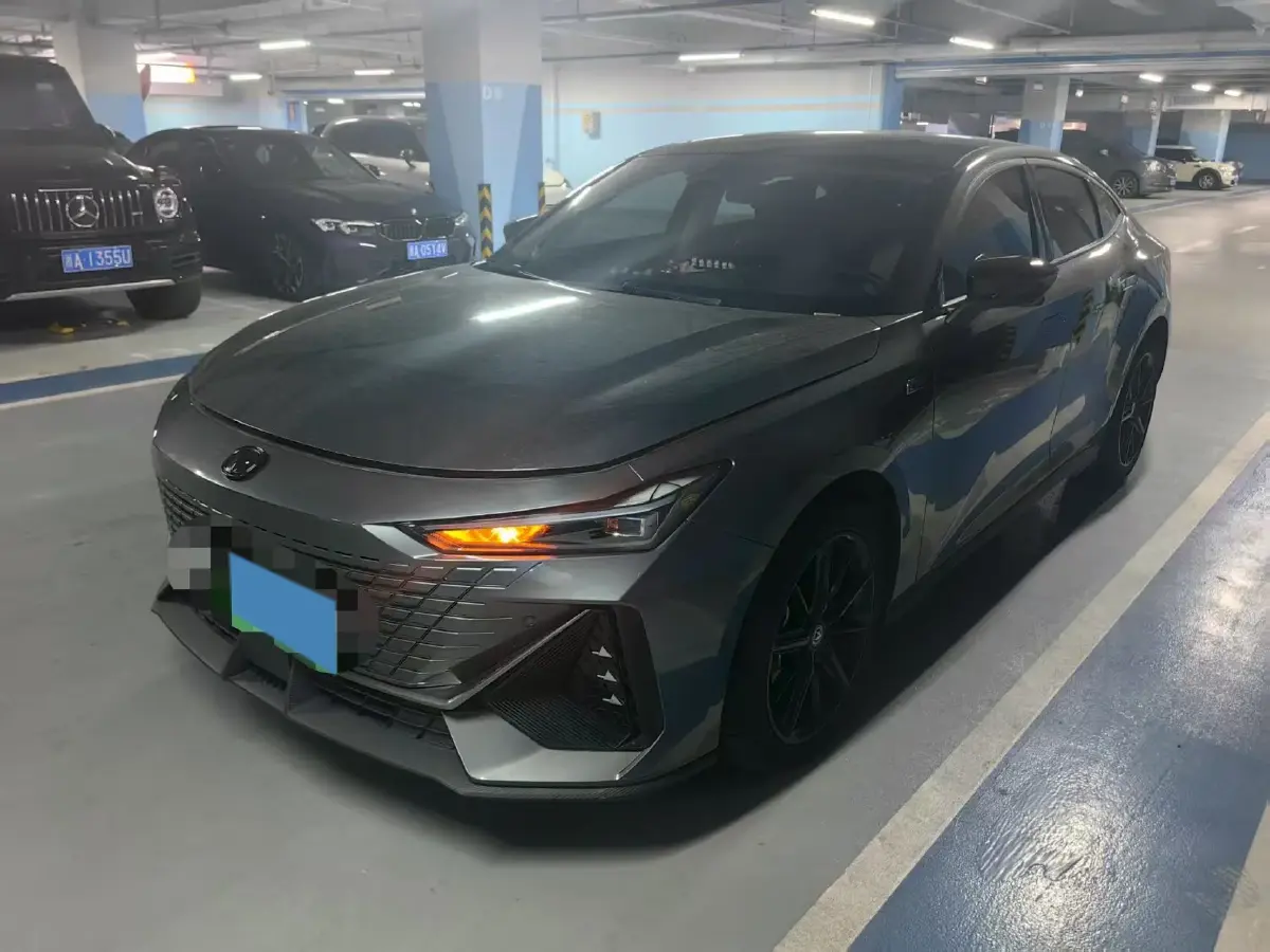 2023 ChangAn UNI-V iDD 1.5T 170HP L4 6TCT PHEV 18.4KWH