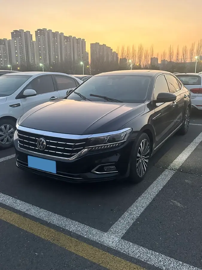 2019 Volvo V40 1.5T 152HP L4 6AT