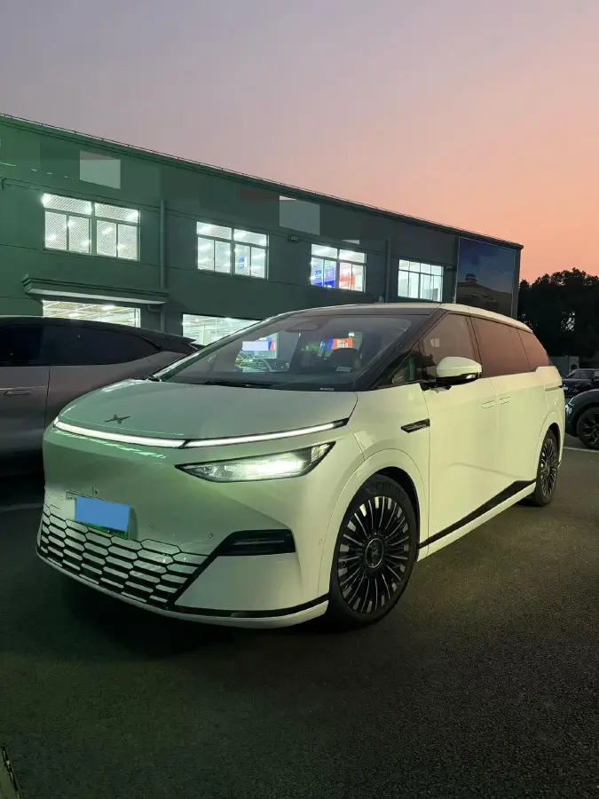 2024 Xpeng X9 BEV 101.5KWH