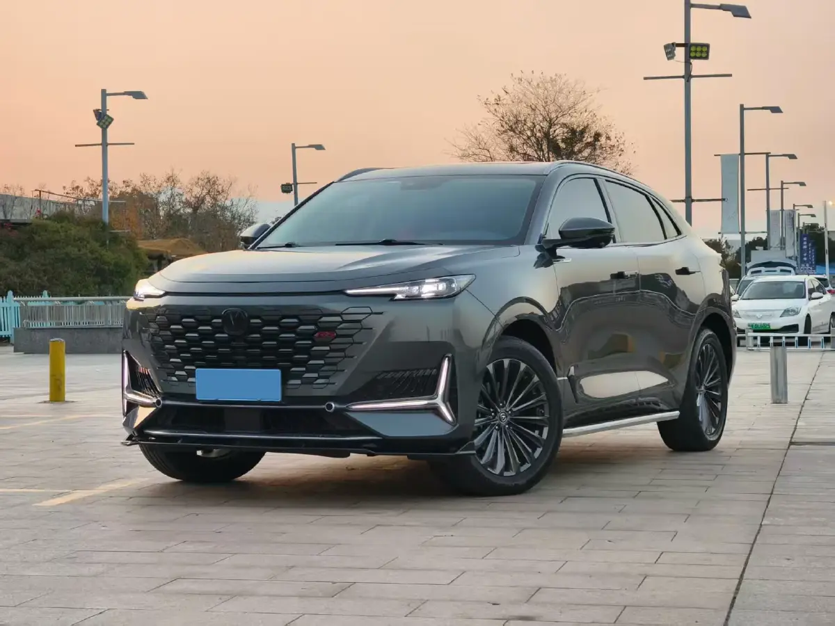 2021 ChangAn UNI-K 2.0T 233HP L4 8AT
