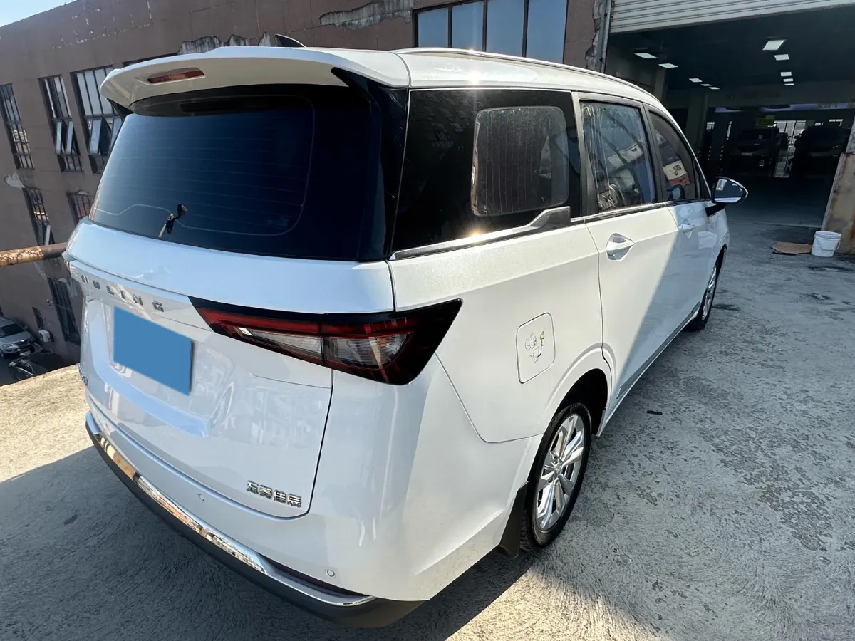 2022 WuLing JiaChen 1.5L 99HP L4 6MT,autocango,china used car exporter,china ev exporter,chinese used car exporter,chinese used ev exporter