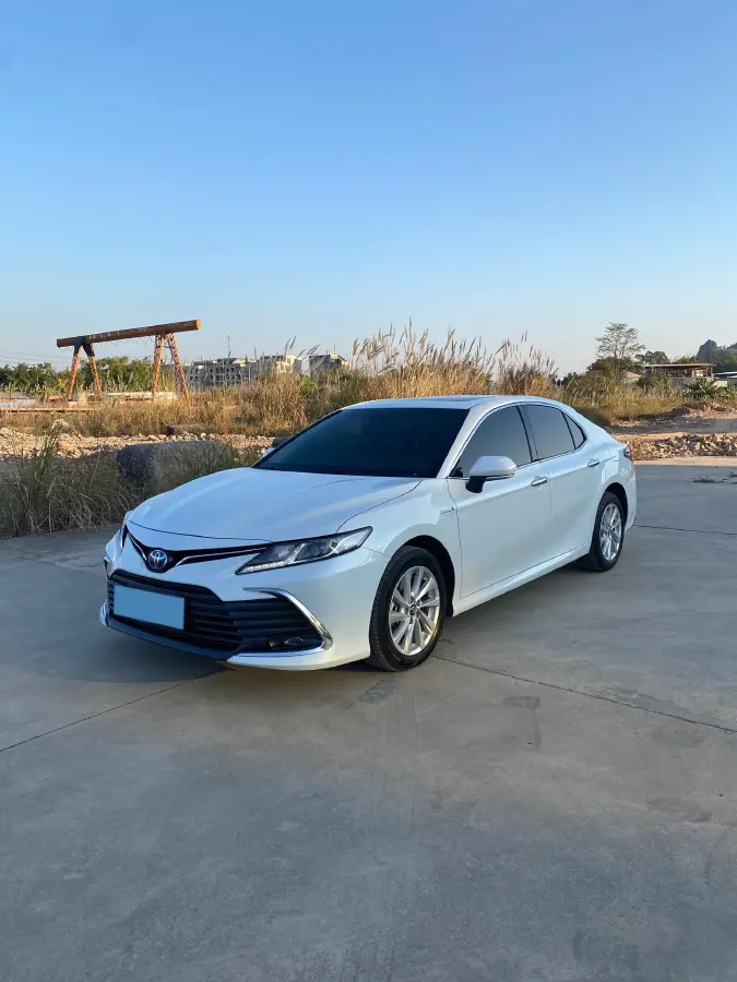 2023 Toyota Camry 2.5L 178HP L4 E-CVT Hybrid