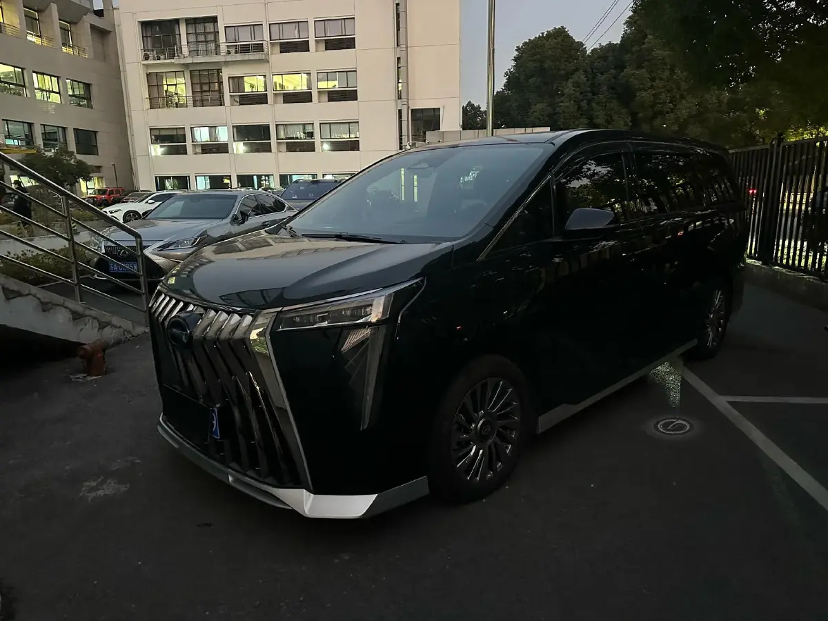 2023 GAC Trumpchi M8 2.0T 190HP L4 E-CVT Hybrid