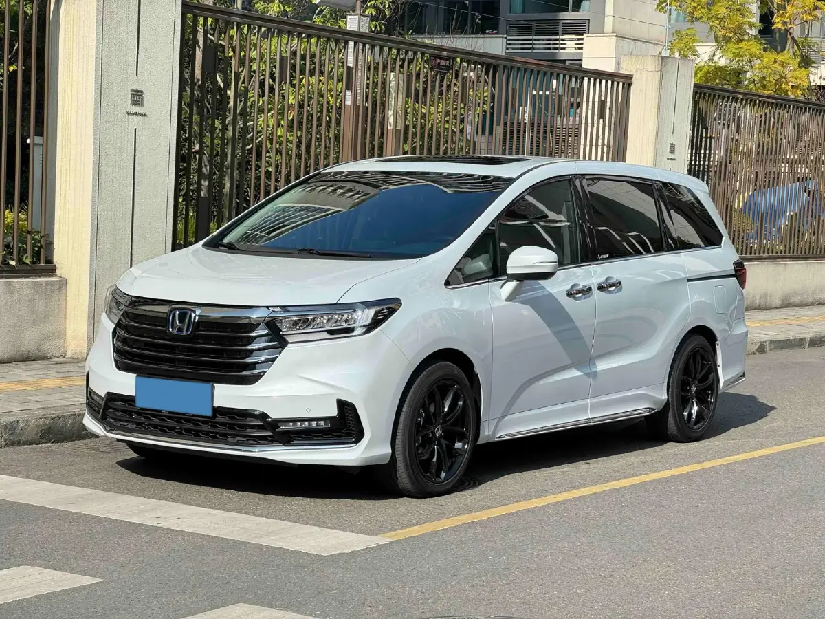2022 Honda Odyssey 2.0L 146HP L4 E-CVT Hybrid