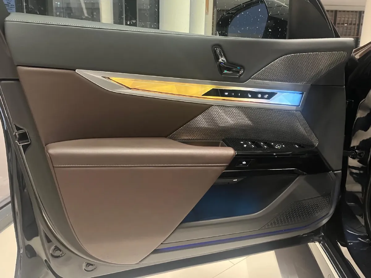 2023 BMW 7 Series 3.0T 381HP L6 8AT,autocango,china used car exporter,china ev exporter,chinese used car exporter,chinese used ev exporter