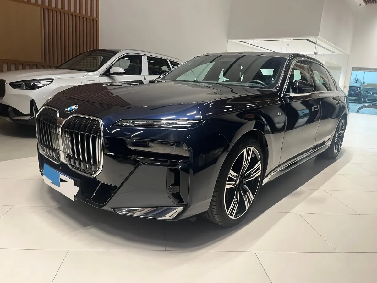 2023 BMW 7 Series 3.0T 381HP L6 8AT,autocango,china used car exporter,china ev exporter,chinese used car exporter,chinese used ev exporter