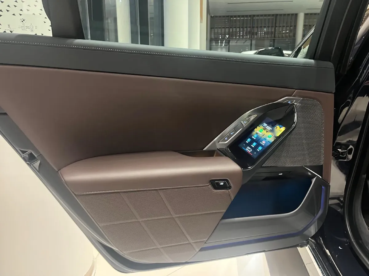 2023 BMW 7 Series 3.0T 381HP L6 8AT,autocango,china used car exporter,china ev exporter,chinese used car exporter,chinese used ev exporter