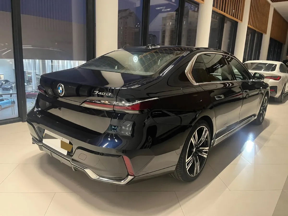 2023 BMW 7 Series 3.0T 381HP L6 8AT,autocango,china used car exporter,china ev exporter,chinese used car exporter,chinese used ev exporter