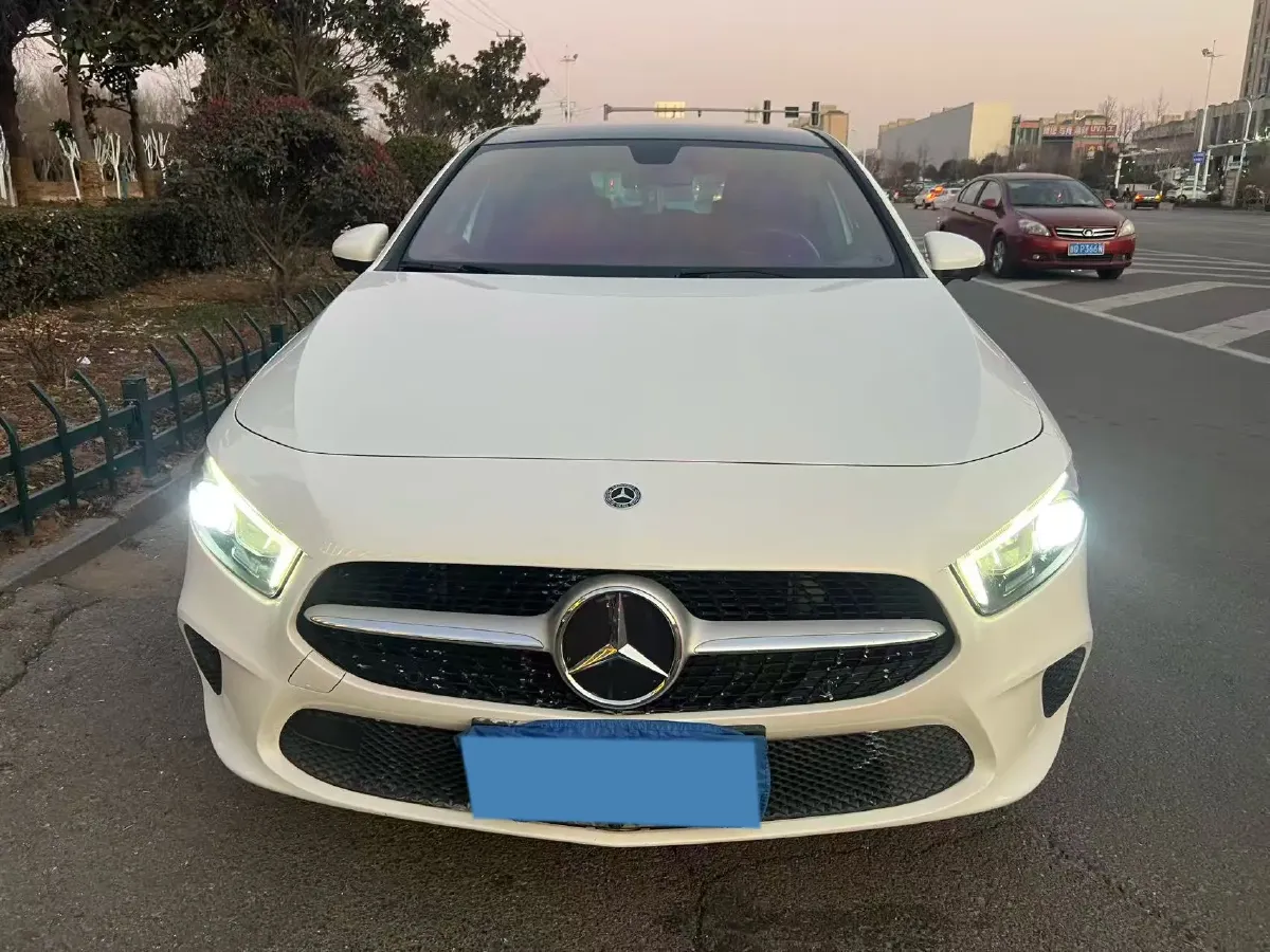 2019 Mercedes-Benz A Class 1.3T 163HP L4 7DCT,autocango,china used car exporter,china ev exporter,chinese used car exporter,chinese used ev exporter