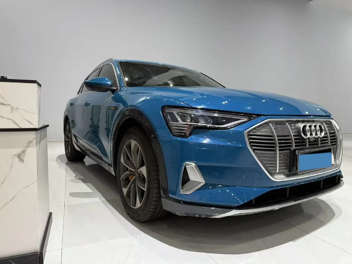 2019 Audi e-tron 2AT BEV 95KWH,autocango,china used car exporter,china ev exporter,chinese used car exporter,chinese used ev exporter