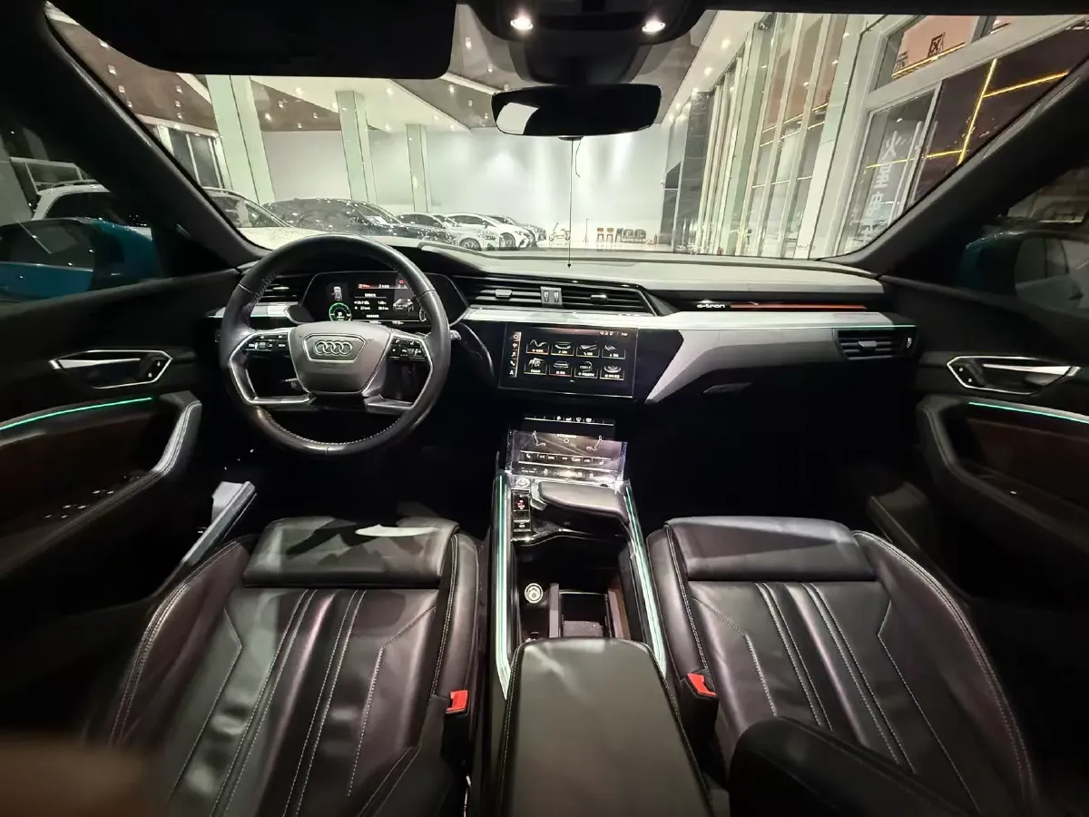 2019 Audi e-tron 2AT BEV 95KWH,autocango,china used car exporter,china ev exporter,chinese used car exporter,chinese used ev exporter