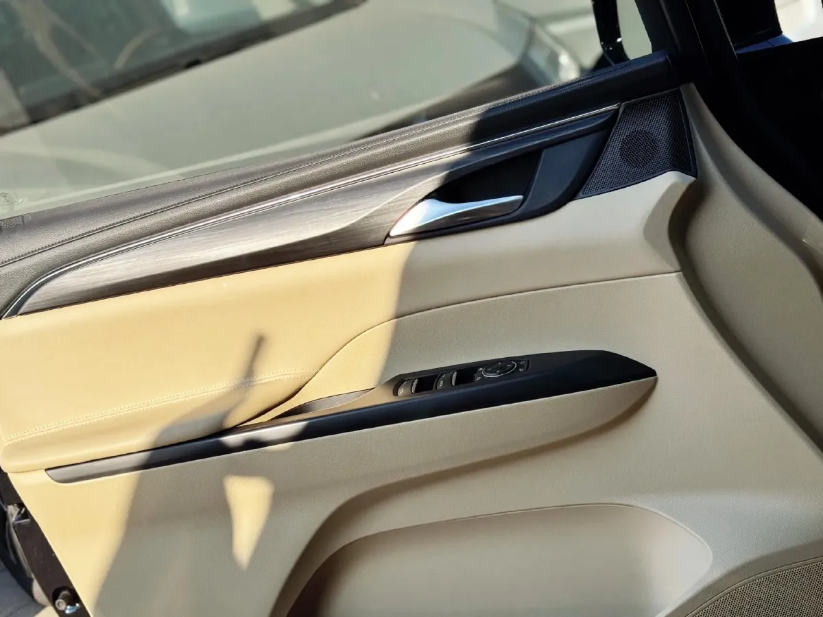 2023 Buick GL8 2.0T 237HP L4 9AT,autocango,china used car exporter,china ev exporter,chinese used car exporter,chinese used ev exporter