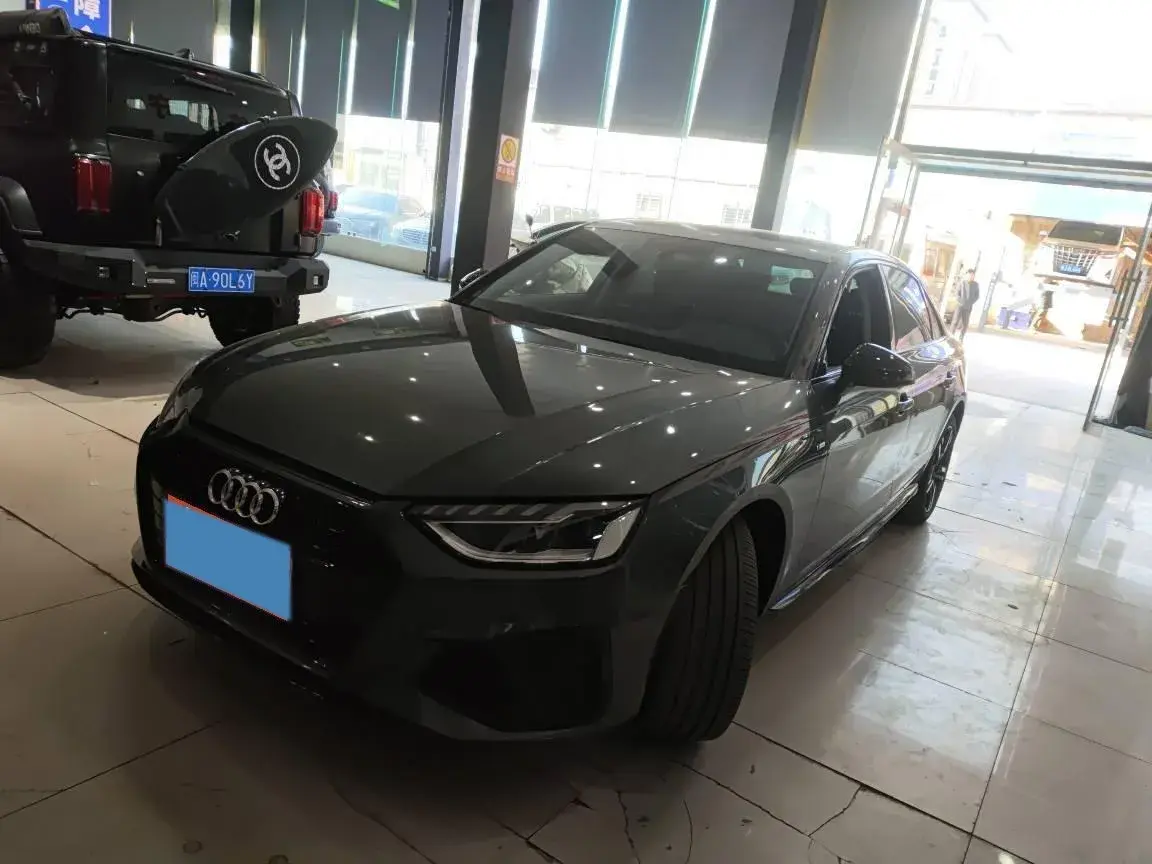 2022 Audi A4L 2.0T 190HP L4 7DCT