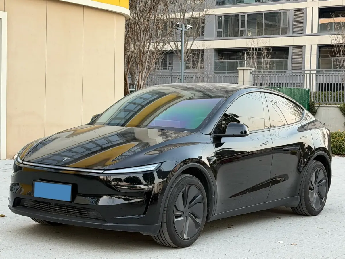 2025 Tesla Model Y BEV 62.5KWH